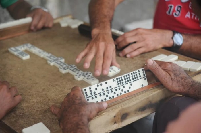 Peran domino tradisional dalam budaya lokal